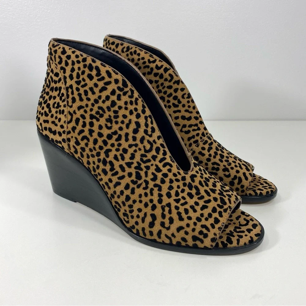 1. State Eren Cheetah Print Tan Suede Leather V Cut Vamp Peep Toe Wedges Heels 9